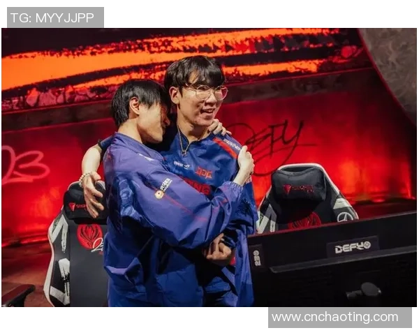 Kanavi决心已定果断出击Hang巧妙配合成功击杀敌方英雄