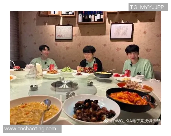 ShowMaker畅游东方明珠，葱油拌面成为美食新宠